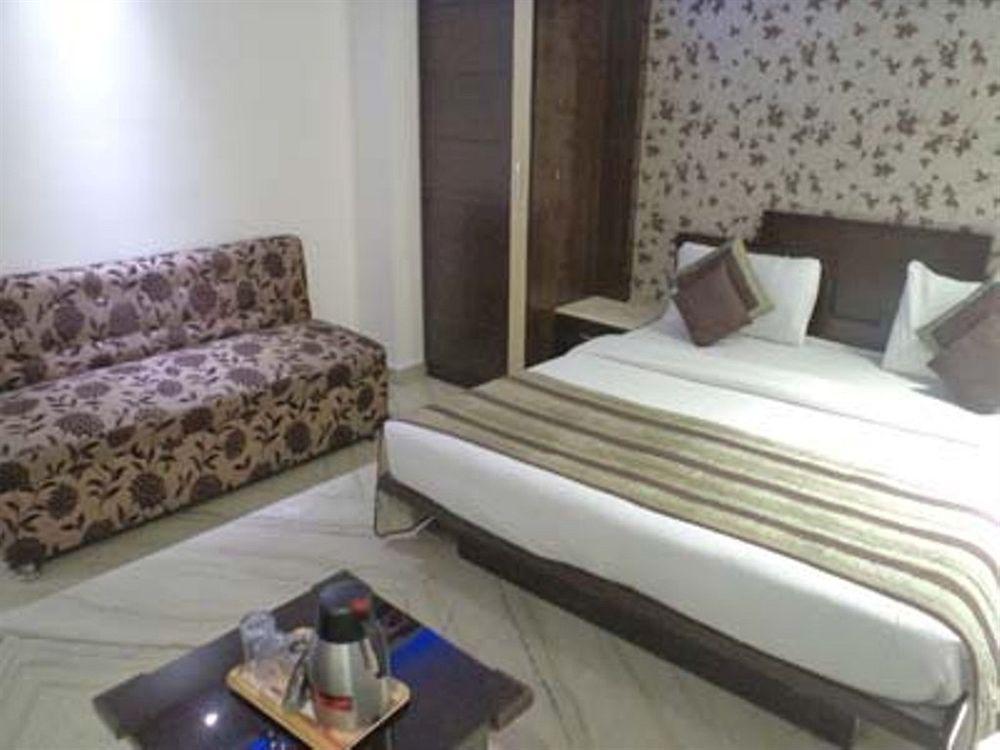 Jp Inn Hotel New Delhi Buitenkant foto